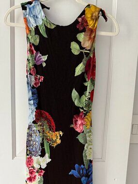 Alice + Olivia Delora Floral Open Back Maxi Dress